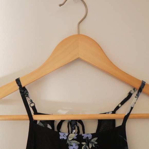 Hollister - Floral Tank Top Medium - Picture 3 of 4